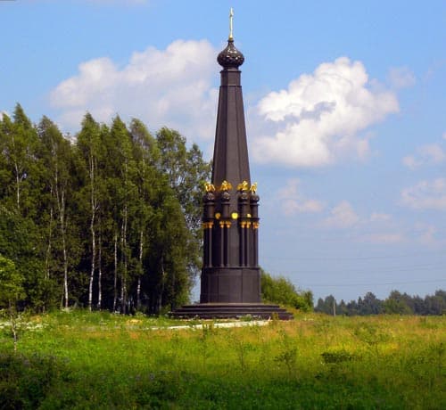 Монумент Славы воинам Отечественной войны 1812 года, с. Красное.